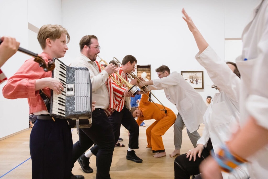 KSAMB: Listening Bodies